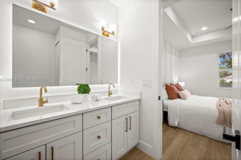 House in Lehigh Acres, Florida 3 bedrooms, 142.7 sq.m. № 2068622 - photo 27