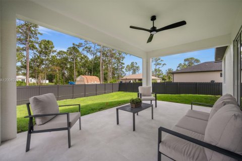 House in Lehigh Acres, Florida 3 bedrooms, 142.7 sq.m. № 2068622 - photo 18