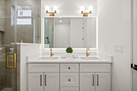 House in Lehigh Acres, Florida 3 bedrooms, 142.7 sq.m. № 2068622 - photo 26