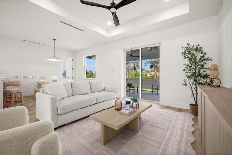 House in Lehigh Acres, Florida 3 bedrooms, 142.7 sq.m. № 2068622 - photo 8