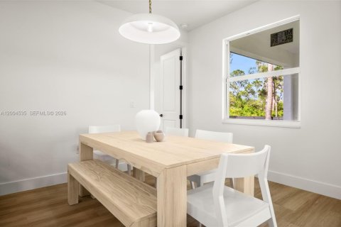 House in Lehigh Acres, Florida 3 bedrooms, 142.7 sq.m. № 2068622 - photo 13