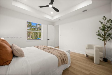 House in Lehigh Acres, Florida 3 bedrooms, 142.7 sq.m. № 2068622 - photo 24