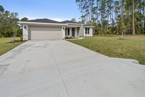 House in Palm Coast, Florida 3 bedrooms, 144.46 sq.m. № 1590100 - photo 2