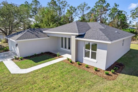 House in Palm Coast, Florida 3 bedrooms, 144.46 sq.m. № 1590100 - photo 1
