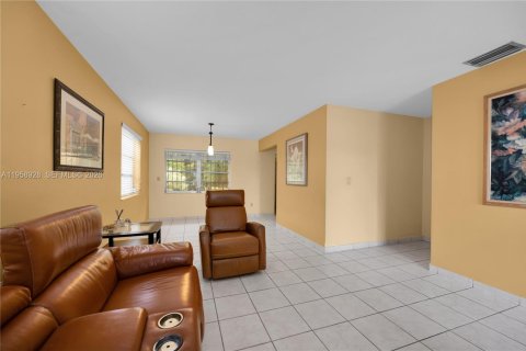 Immobilier commercial à vendre à Miami, Floride: 185.99 m2 № 2025226 - photo 8