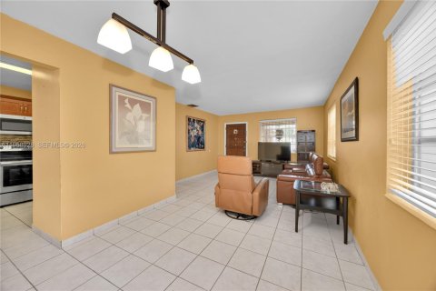Immobilier commercial à vendre à Miami, Floride: 185.99 m2 № 2025226 - photo 11