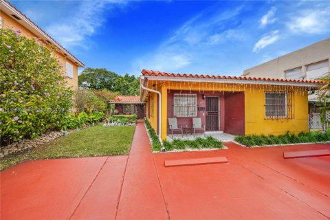 Immobilier commercial à vendre à Miami, Floride: 185.99 m2 № 2025226 - photo 4