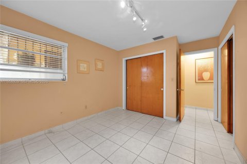 Immobilier commercial à vendre à Miami, Floride: 185.99 m2 № 2025226 - photo 18