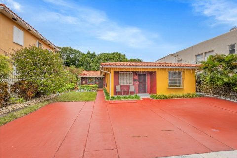 Immobilier commercial à vendre à Miami, Floride: 185.99 m2 № 2025226 - photo 3
