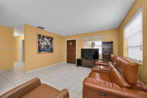 Immobilier commercial à vendre à Miami, Floride: 185.99 m2 № 2025226 - photo 9