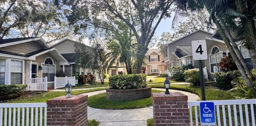 Villa ou maison à Palm Harbor, Floride 2 chambres, 78.04 m2 № 1678416