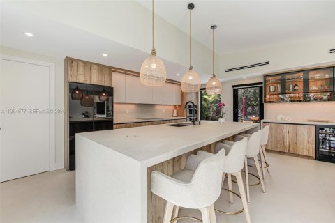 Купить виллу или дом в Майами-Бич, Флорида 4 спальни, 197.14м2, № 2049574 - фото 8