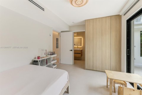 Купить виллу или дом в Майами-Бич, Флорида 4 спальни, 197.14м2, № 2049574 - фото 21