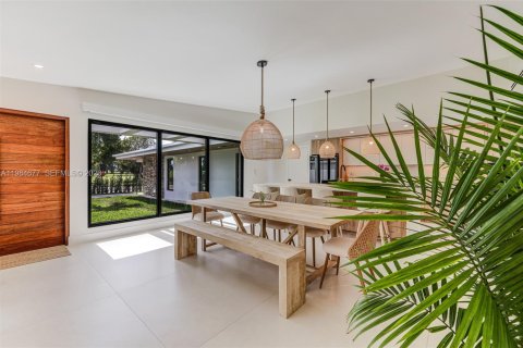 Купить виллу или дом в Майами-Бич, Флорида 4 спальни, 197.14м2, № 2049574 - фото 2