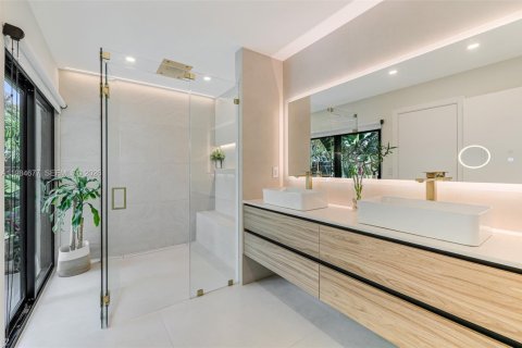 Купить виллу или дом в Майами-Бич, Флорида 4 спальни, 197.14м2, № 2049574 - фото 17