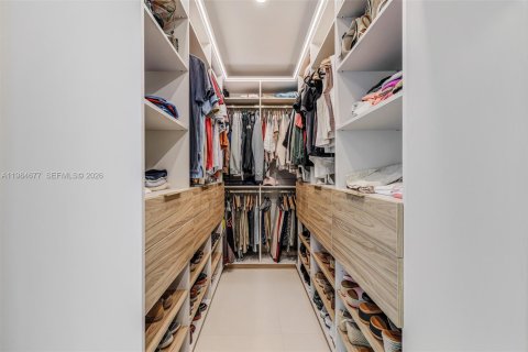 Купить виллу или дом в Майами-Бич, Флорида 4 спальни, 197.14м2, № 2049574 - фото 16