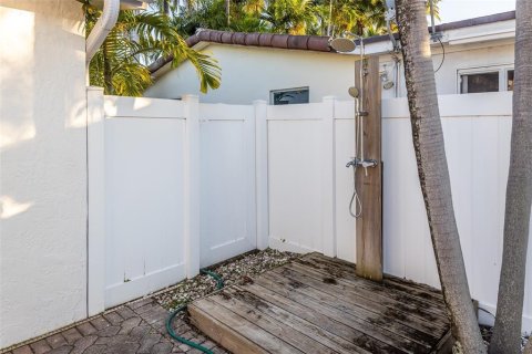 Casa en alquiler en Hollywood, Florida, 3 dormitorios, 203.83 m2 № 1189912 - foto 1