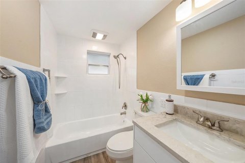 Casa en venta en Saint Petersburg, Florida, 3 dormitorios, 155.52 m2 № 1909475 - foto 16