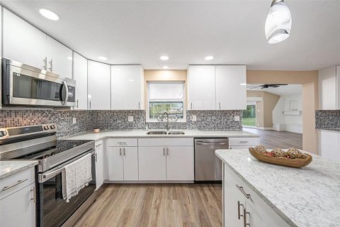 Casa en venta en Saint Petersburg, Florida, 3 dormitorios, 155.52 m2 № 1909475 - foto 12