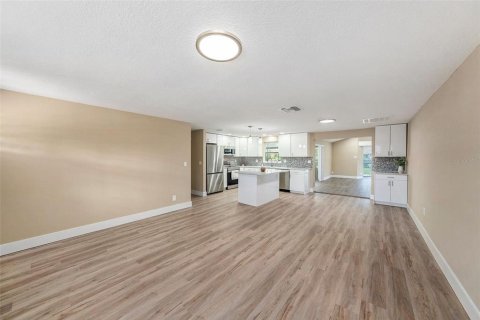 Casa en venta en Saint Petersburg, Florida, 3 dormitorios, 155.52 m2 № 1909475 - foto 10