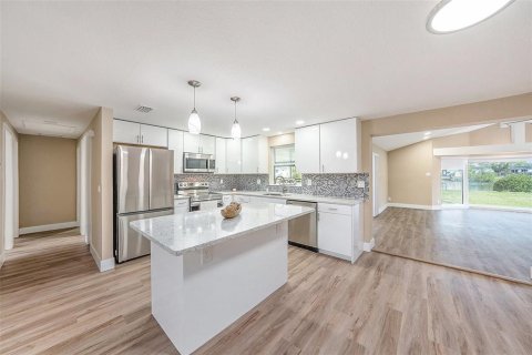 Casa en venta en Saint Petersburg, Florida, 3 dormitorios, 155.52 m2 № 1909475 - foto 11