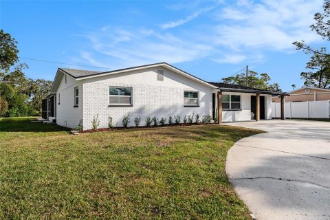 Casa en venta en Saint Petersburg, Florida, 3 dormitorios, 155.52 m2 № 1909475 - foto 2