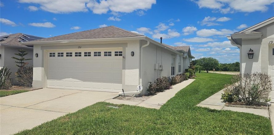 Villa ou maison à Wesley Chapel, Floride 2 chambres, 145.48 m2 № 2213079