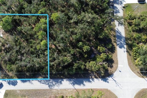 Terreno en venta en Port Charlotte, Florida № 1525153 - foto 1