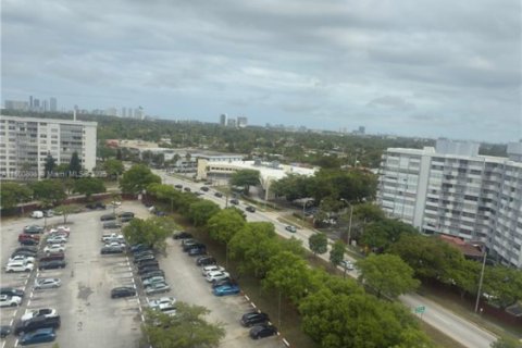 Condo in Miami, Florida, 2 bedrooms  № 1715105 - photo 29