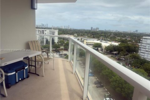 Condo in Miami, Florida, 2 bedrooms  № 1715105 - photo 22