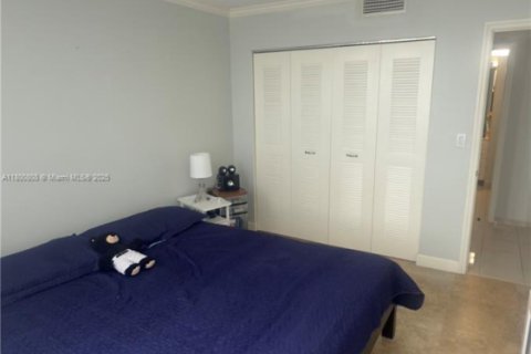 Condo in Miami, Florida, 2 bedrooms  № 1715105 - photo 12