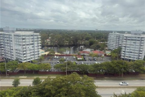 Condo in Miami, Florida, 2 bedrooms  № 1715105 - photo 30