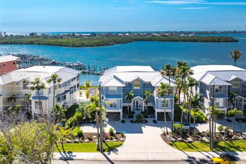 Condominio en Englewood, Florida, 2 dormitorios  № 2110541