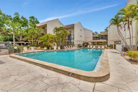 Condo in Sarasota, Florida, 1 bedroom  № 1898806 - photo 23