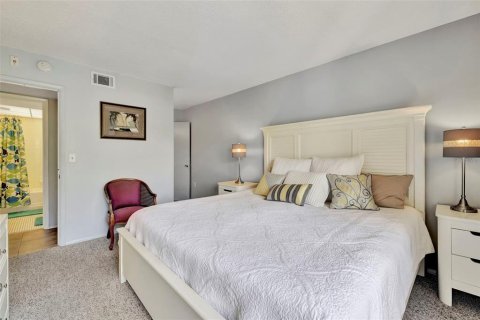 Condo in Sarasota, Florida, 1 bedroom  № 1898806 - photo 15