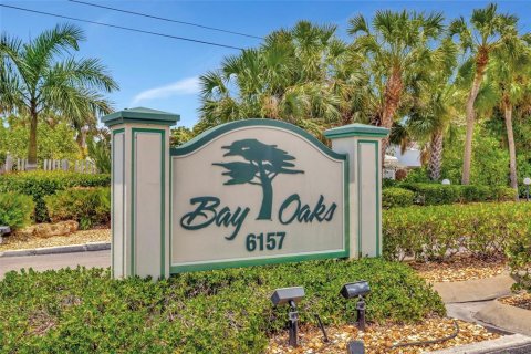 Condo in Sarasota, Florida, 1 bedroom  № 1898806 - photo 2