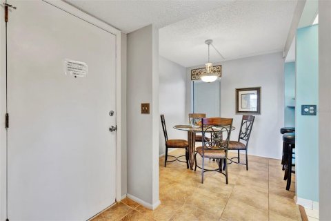 Condo in Sarasota, Florida, 1 bedroom  № 1898806 - photo 18