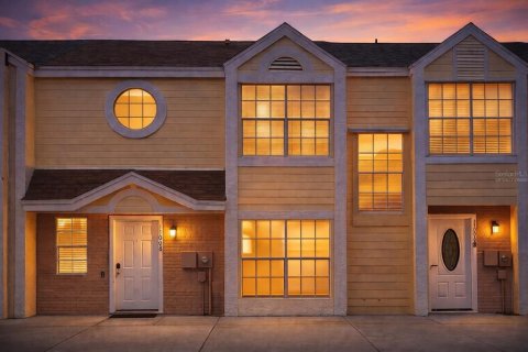 Touwnhouse à vendre à Orlando, Floride: 2 chambres, 109.25 m2 № 2123077 - photo 3