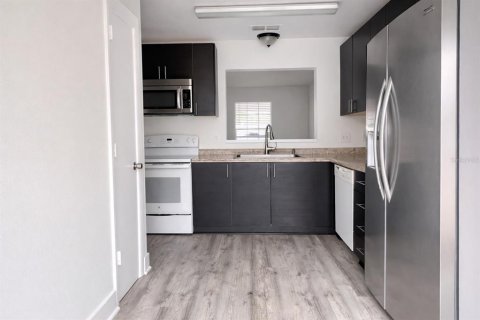 Touwnhouse à vendre à Orlando, Floride: 2 chambres, 109.25 m2 № 2123077 - photo 8