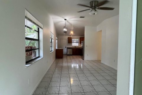 Villa ou maison à louer à Hollywood, Floride: 3 chambres, 111.48 m2 № 2253945 - photo 2