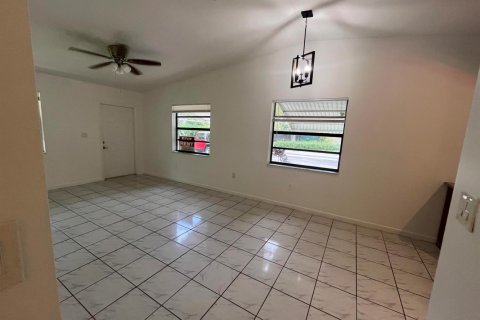 Villa ou maison à louer à Hollywood, Floride: 3 chambres, 111.48 m2 № 2253945 - photo 3