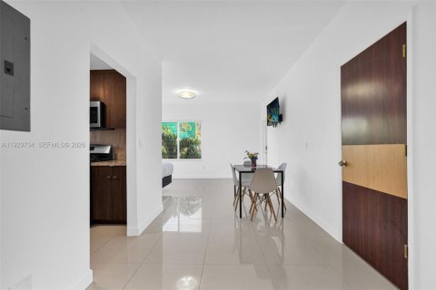 Apartamento en alquiler en Bay Harbor Islands, Florida, 1 dormitorio № 1988593 - foto 23