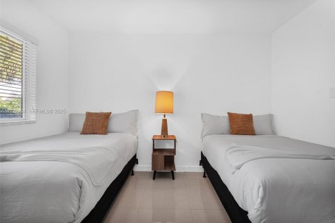 Apartamento en alquiler en Bay Harbor Islands, Florida, 1 dormitorio № 1988593 - foto 6