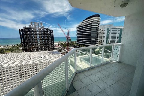 Condo in Miami Beach, Florida, 2 bedrooms  № 1686347 - photo 15