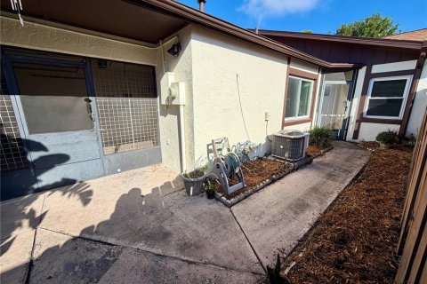 Touwnhouse à vendre à Orlando, Floride: 2 chambres, 118.82 m2 № 2378269 - photo 4
