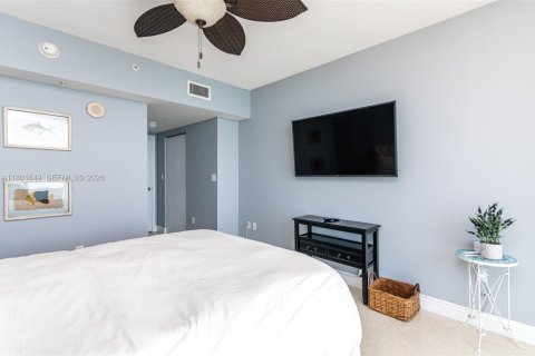 Condo in Sunny Isles Beach, Florida, 2 bedrooms  № 2091065 - photo 17