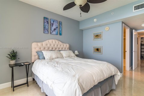 Condo in Sunny Isles Beach, Florida, 2 bedrooms  № 2091065 - photo 18