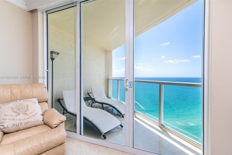 Condo in Sunny Isles Beach, Florida, 2 bedrooms  № 2091065 - photo 6