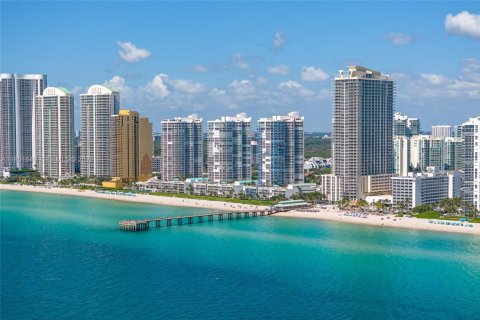 Condo in Sunny Isles Beach, Florida, 2 bedrooms  № 2091065 - photo 30