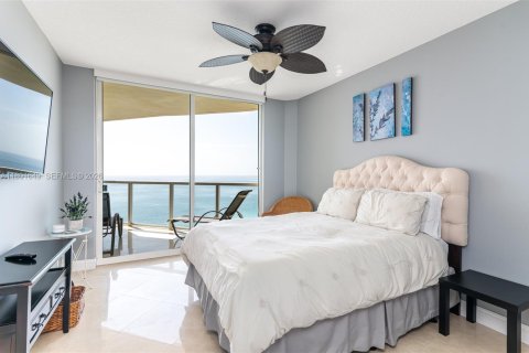 Condo in Sunny Isles Beach, Florida, 2 bedrooms  № 2091065 - photo 15